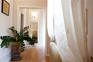 Ispirazione per un ingresso o corridoio shabby-chic style