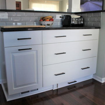 Showplace EVO Kitchen in Sierra Extra White w/ Slab Drawer Headers