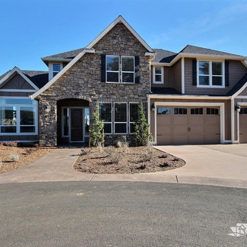The Willow - Transitional Family Home on Acreage in Brush Prairie, Washington