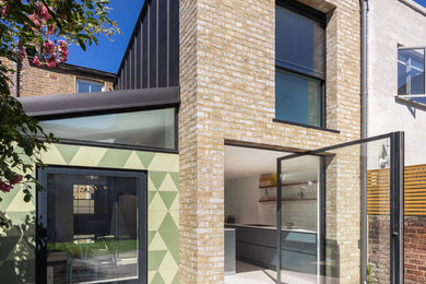 This is an example of a medium sized contemporary home in London.