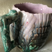 anybody know anything about this? isit Majelica?