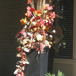 Seasonal Containers - Outdoor Pots And Planters