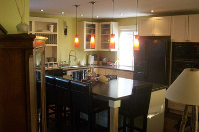 Example of a classic kitchen design in Calgary