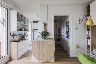 Cette image montre une maison design.