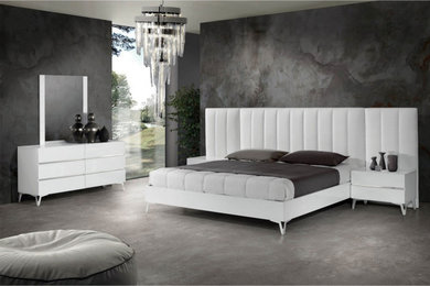 Italian Modern White Eco Leather Bed Model # 1875992