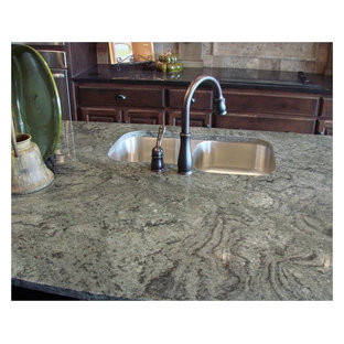 Piracema White Granite Houzz   E2e1a0dd0279409a 8110 W312 H312 B1 P10  Traditional Kitchen 