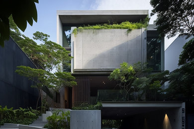シンガポールにあるコンテンポラリースタイルのおしゃれな家の外観の写真
