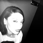 Maya Holcombs foto