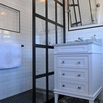 Black & White Bathroom