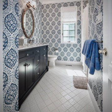 Hall Bathroom - Colorful & Inviting