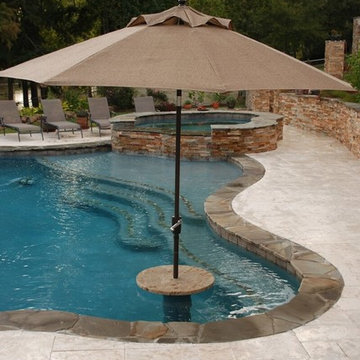 Freeform gunite pool with negative edge