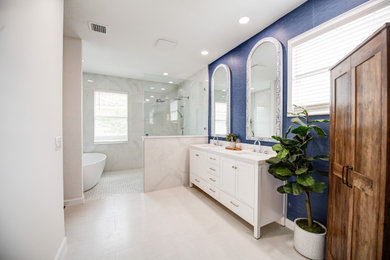 Bathroom photo in Miami