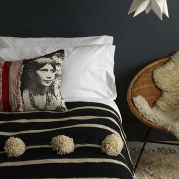 Hand-woven Wool Pom Pom Blankets Natural Black