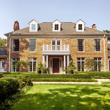 Wheaton’s Chicago Golf Club Colony Home