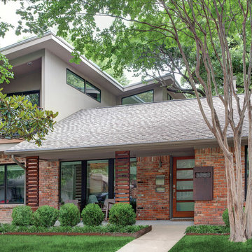 Aluminum Windows Enhance a Modern Home