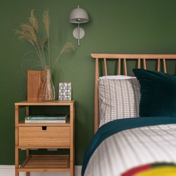 Lush green bedroom detail
