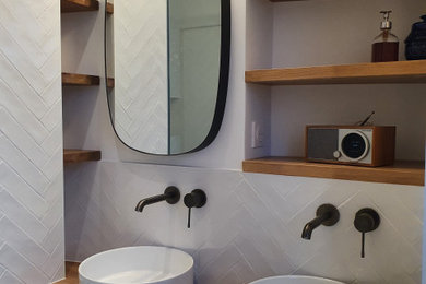 パリにある低価格のコンテンポラリースタイルのおしゃれな浴室の写真