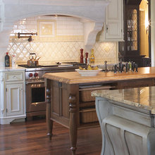 BEE BACKSPLASH