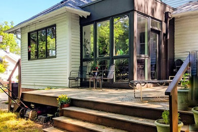 Example of a mid-sized transitional deck design in Raleigh
