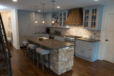 Inspiration for a farmhouse kitchen remodel in Atlanta