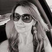 Suzanne Michelle's photo