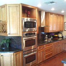 Double Ovens And Microwave