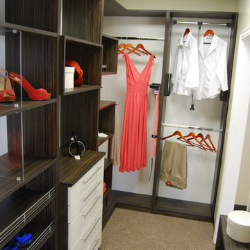 LUXURIOUS WALK-IN CLOSET