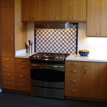 Small But Hardworking Midcentury Kitchen