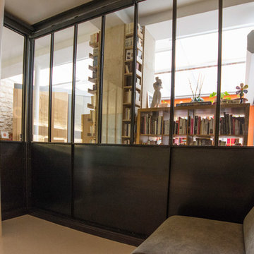 Chambre verrière dans loft parisien