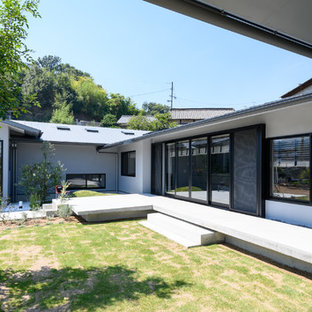 他の地域のミッドセンチュリースタイルのおしゃれなテラス・中庭の写真