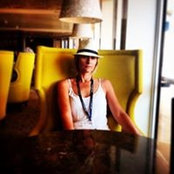 Lisa Stapleton's photo