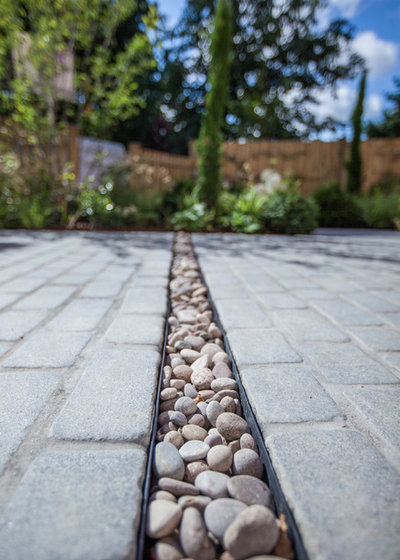 Современный  by Simon Orchard Garden Design