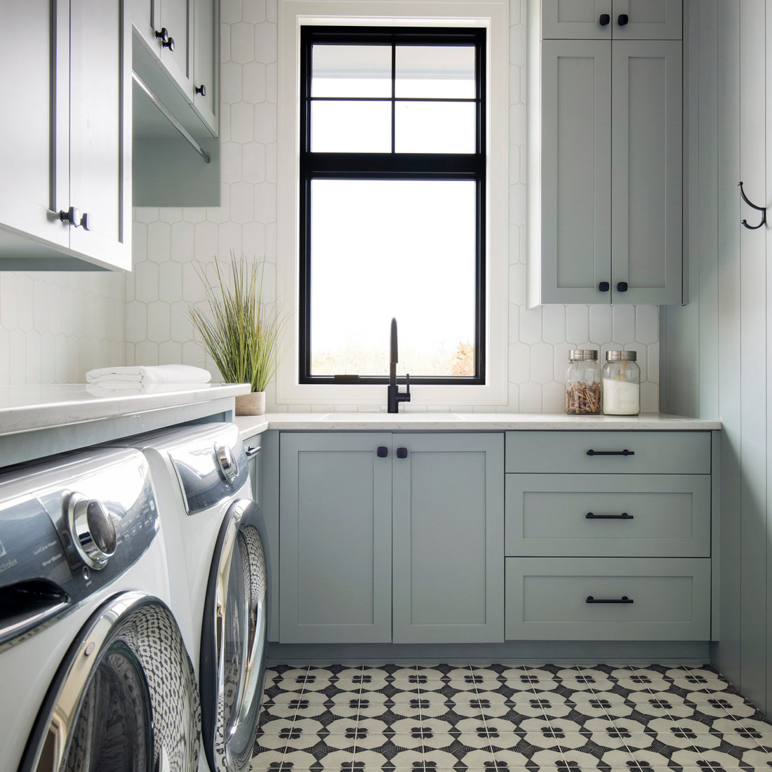 Transitional Farmhouse | Rosemount, MN