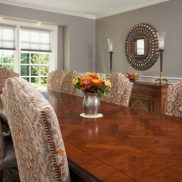 Serene, tasteful dining room