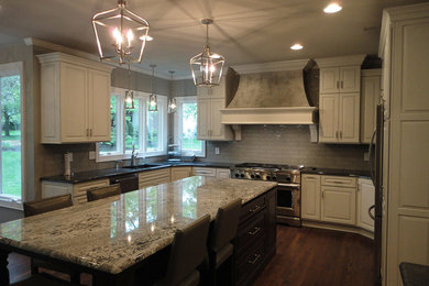 Example of a transitional kitchen design in Kansas City