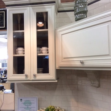 'The Kitchen Store' Display: Selena