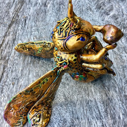 Tracey Keller Luxury Bronze Sculpture - Bee - Sculptures