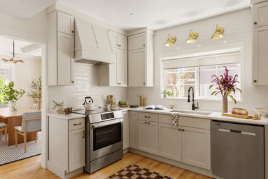 Inspiration for a transitional kitchen remodel in Portland
