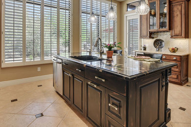 Example of a kitchen design in Phoenix