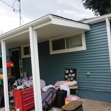 Quest Vinyl siding in Portsmouth Blue