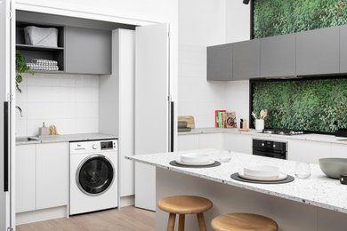 Photo of a modern kitchen in Melbourne.