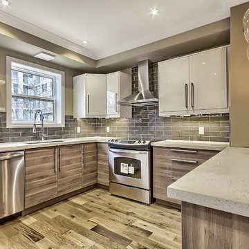 U-shape. VOXTORP walnut effect (base) & RINGHULT white high - gloss (wall)