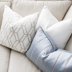 Bright Open plan dining & living room - Decorative Pillows