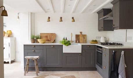 Cotswolds Houzz: Country-Meets-Coastal Makeover in a Tiny Cottage