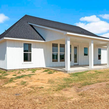 Siding Installation - James Hardie B&B in Arctic White & Midnight Black