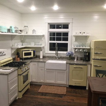 Big Chill Retro Microwave