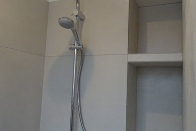 Exemple d'une salle de bain moderne.