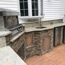 Transitional Outdoor Kitchen - Outdoor Kitchen Appliances
