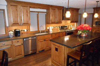 Elegant kitchen photo in Omaha