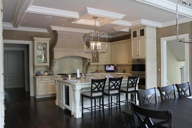 Inspiration for a timeless kitchen remodel in New York